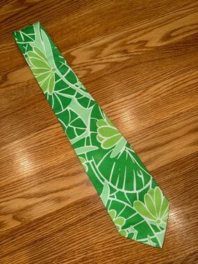 Vintage Lilly Pulitzer green Floral Print Tie